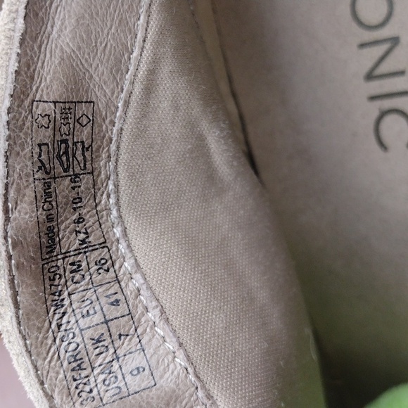 Vionic Faros Tan Suede Leather Fringed Upper Almond Toe Side Zip Ankle Bootie - Picture 12 of 16